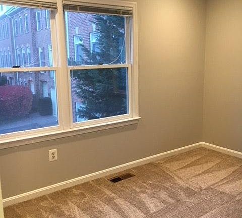 4th image of 1118 N Stafford St #B
