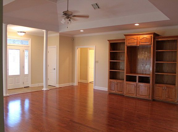 5th image of 155 Lake Penchant Ct