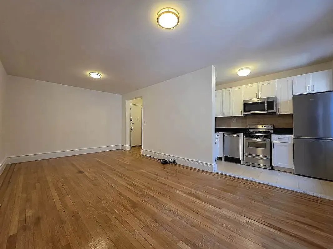 150 West 21st Street — Photo 3