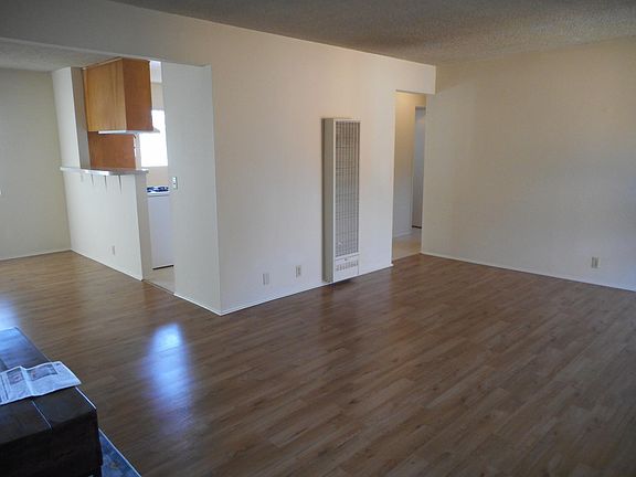 4th image of 211B Jasmine Ave #B
