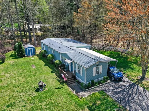 45 Sherwood Valley Ln, Coventry, RI 02816