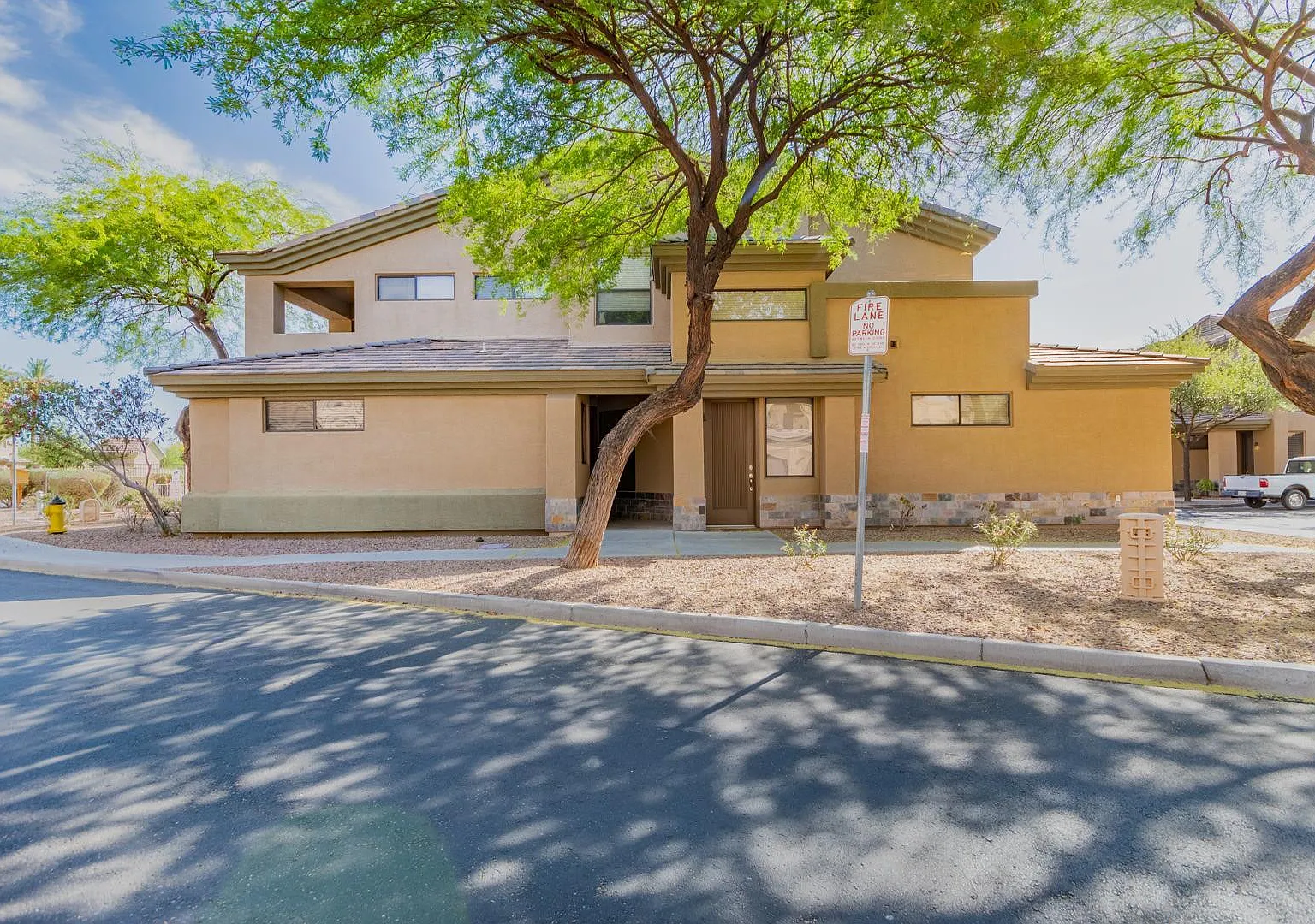 2 bed, 2.0 bath, 1244 sqft, $2,100 — Photo 1
