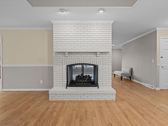 5th image of 32 Dunham Pl