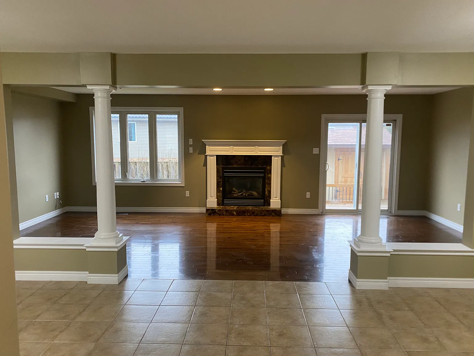 3 bed, 2.5 bath, 2200 sqft, $2,995 — Photo 2