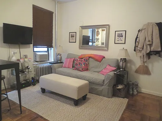 Rented by Waverly Realty Associates | media 40