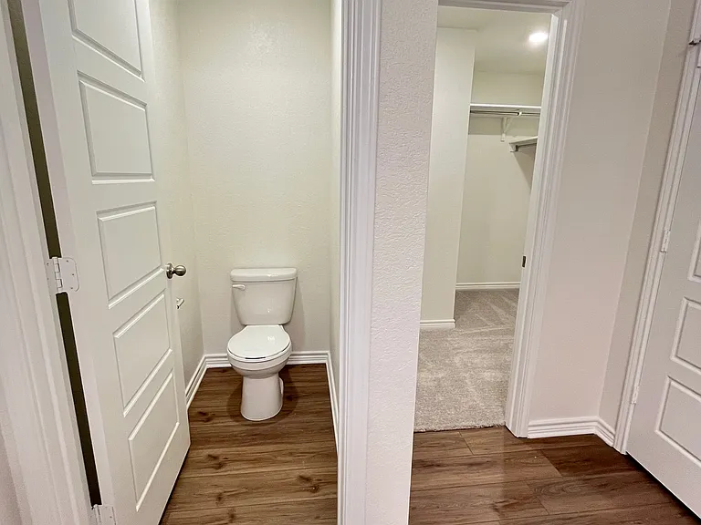 11642 Black Rose — Photo 10