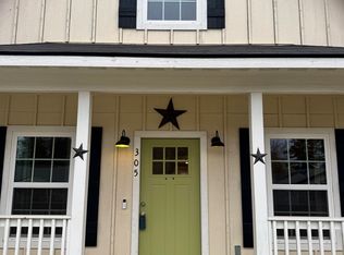 305 Maple Ave, Gladewater, TX 75647