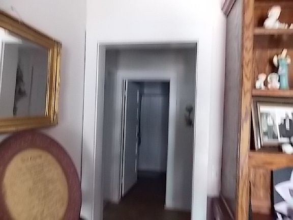 5th image of 606 Lange St