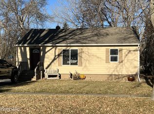1005 E Kemp Ave, Watertown, SD 57201