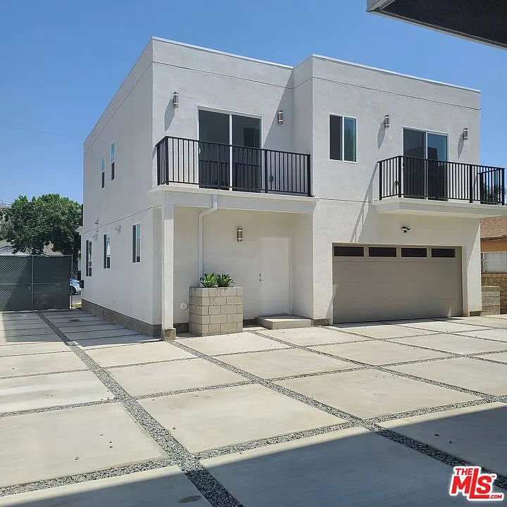 4 bed, 4.5 bath, 2200 sqft, $5,350 — Photo 3