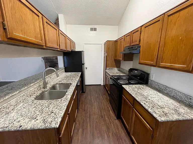 1754 Carrington Dr — Photo 10
