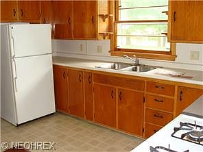 2nd image of 859 Fair Ave