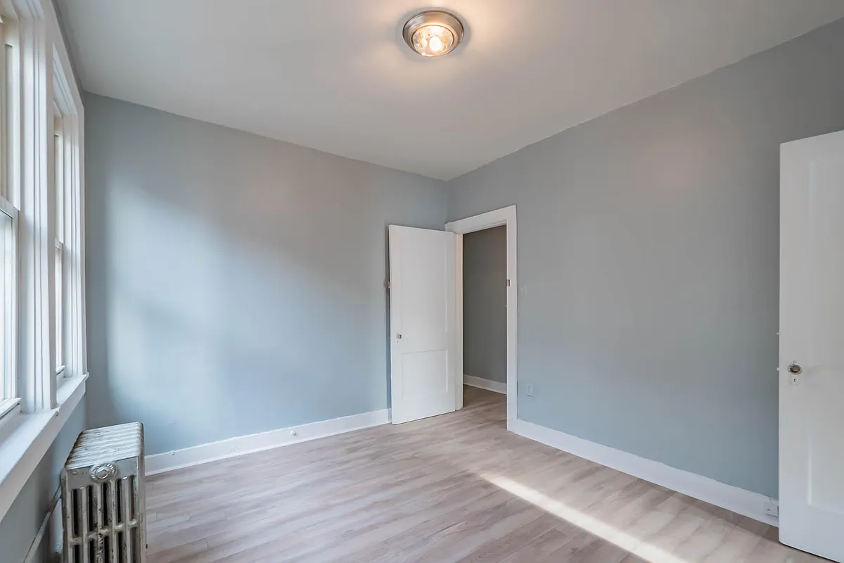 Building Photo - 2118 Bedford Ave #2