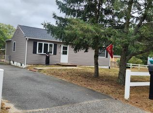 8 Hemlock Rd, Howell, NJ 07731