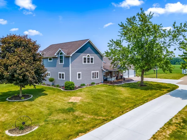 841 Phillip Rd, Montgomery, MI 49255