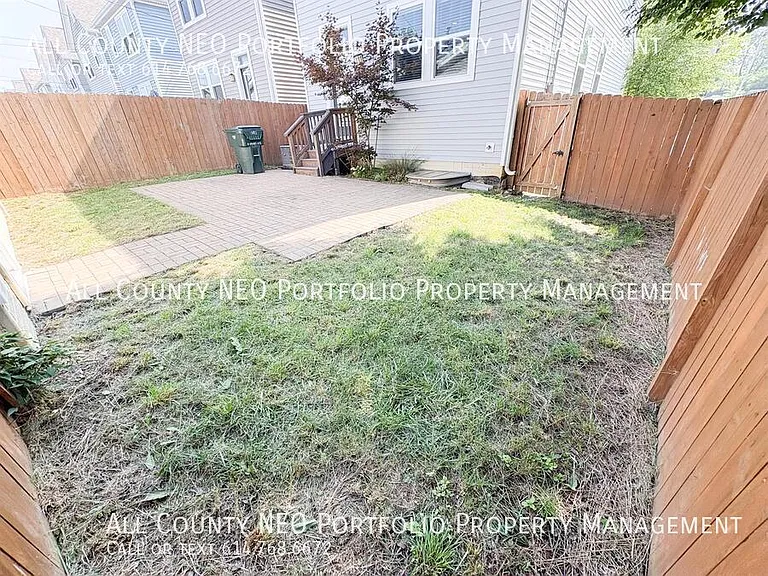 1383 N Grant Ave — Photo 45