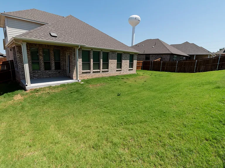507 Reatta Dr — Photo 36