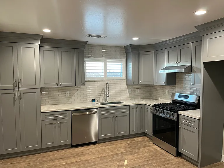 1860 W Henderson Ave #B — Photo 2