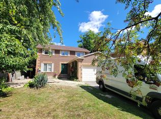 14 Eves Ct, Newmarket, ON L3Y 7P7