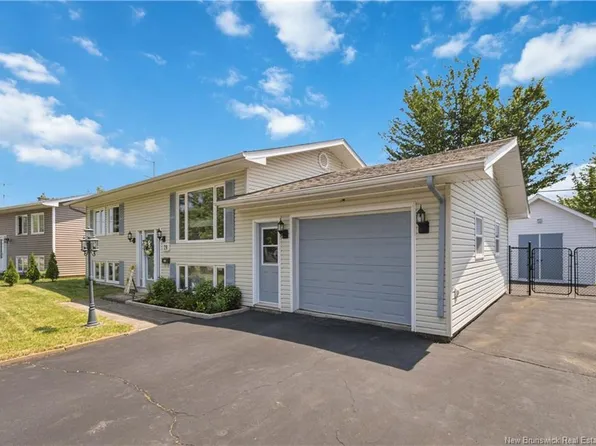 29 Mecca Dr, Moncton, NB E1G 1B7