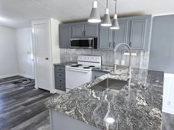 11600 Cove Ln, Dade City, FL 33525