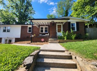 600 Hebron Rd, Hendersonville, NC 28739