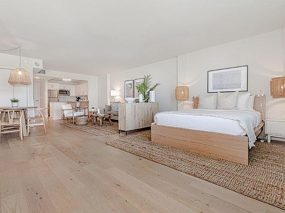 4th image of 2301 Collins Ave APT 728