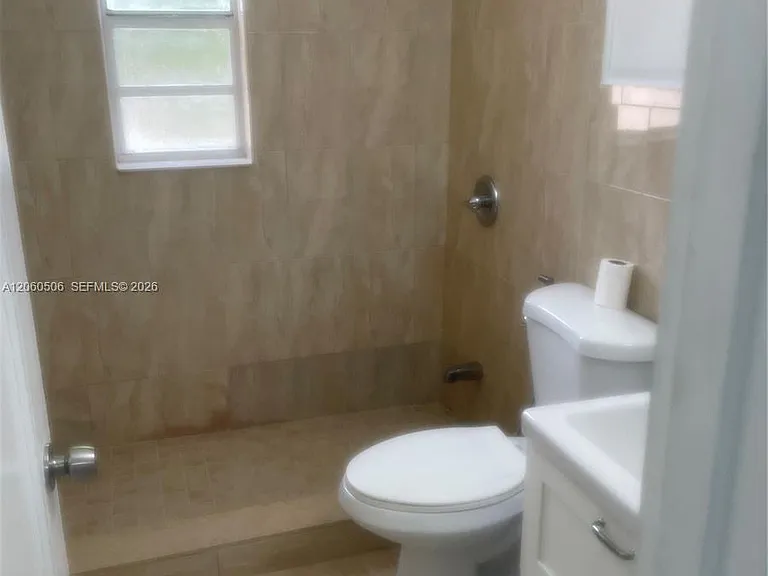 3430 SW 10th St #3 — Photo 24