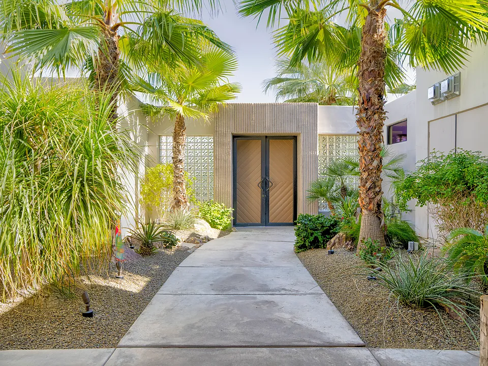 12112 Turnberry Dr