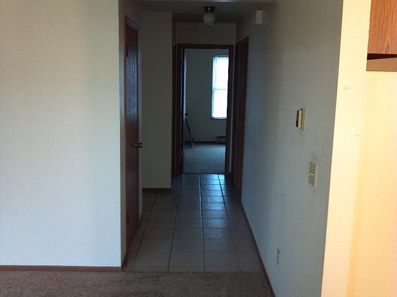 4th image of 483 Stratford Way