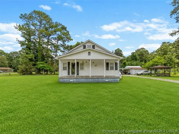 96 Surry Dr, Lumberton, NC 28358