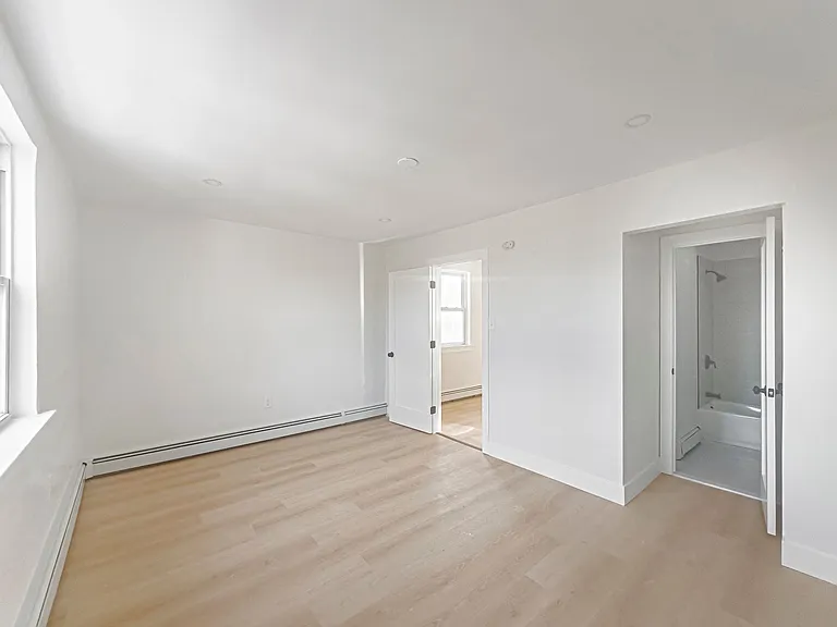Fairfield Apartments — Photo 14