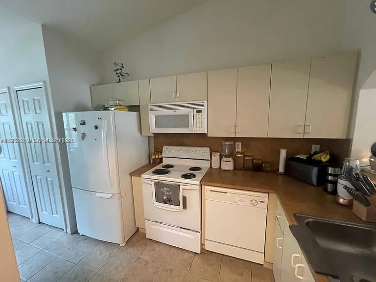 1270 SE 31st Ct #205 — Photo 10