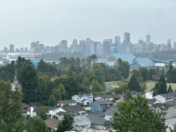 200 Klahanie Ct #1106, West Vancouver, BC V7P 3P5