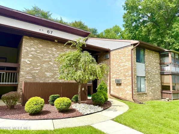 67 Overlook Way #H, Manalapan, NJ 07726