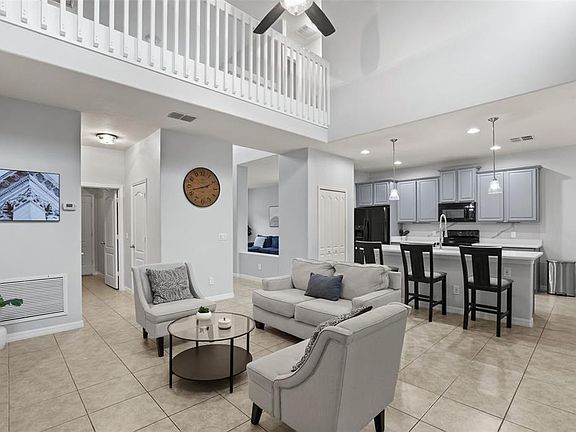 4th image of 9117 OAK COMMONS WAY