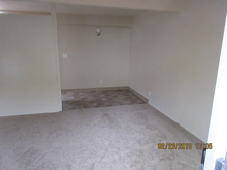 2120 NW Janssen St #J3 — Photo 5
