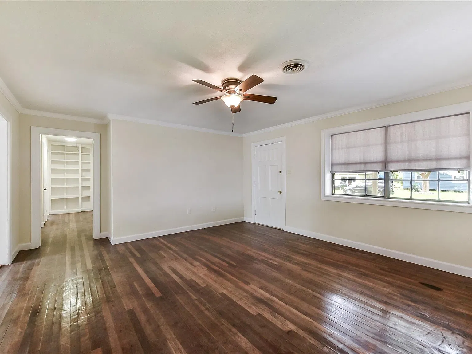 3 bed, 1.0 bath, 1092 sqft, $1,250 — Photo 4