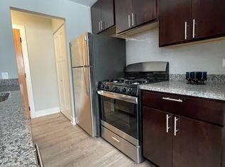 510 W Surf St APT 3, Chicago, IL 60657