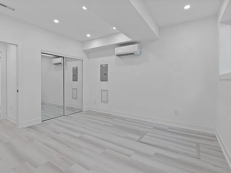 587 Oakwood Ave — Photo 20