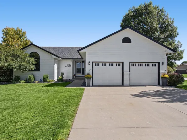 909 Turkey Creek Dr, McPherson, KS 67460