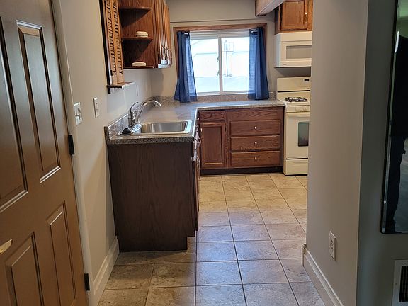 4th image of 32 E Main St #A