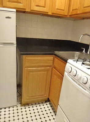 Rented by Paley Management | media 9