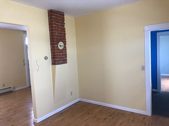 4th image of 110 1st Ave S