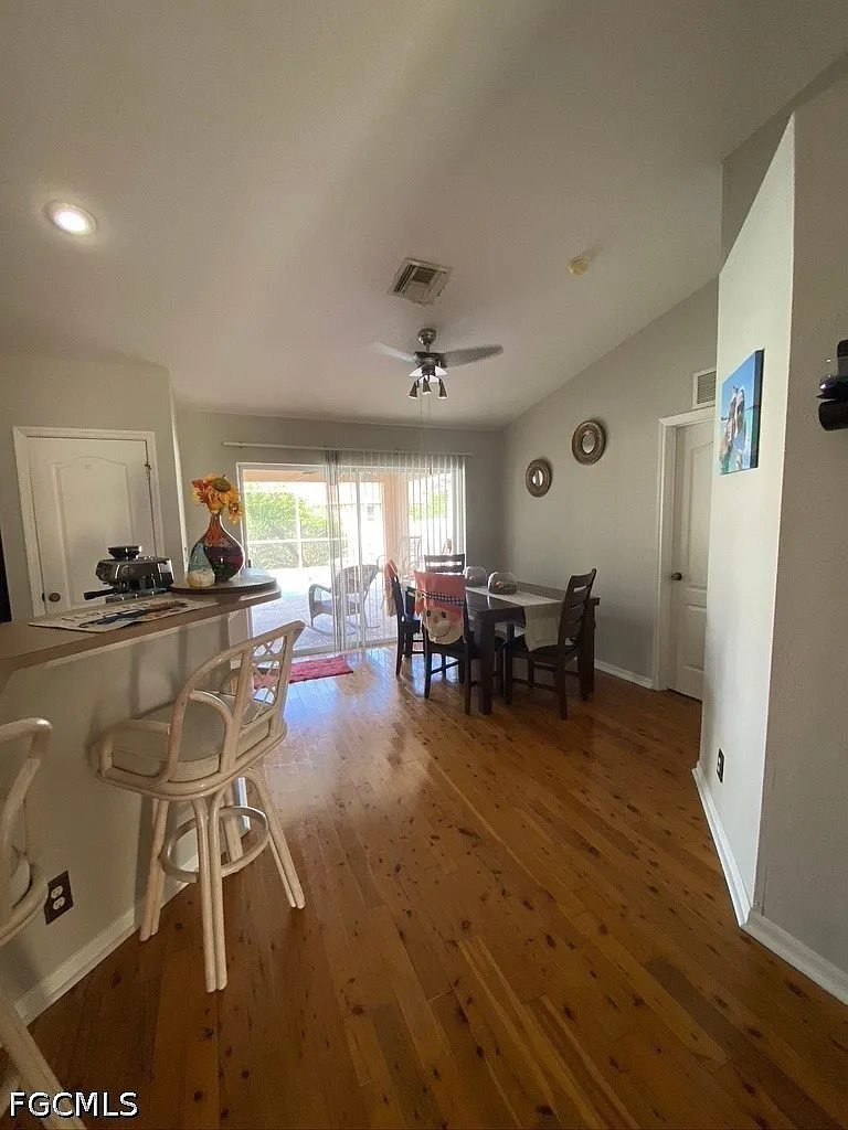 3 bed, 2.0 bath, 1770 sqft, $2,000 — Photo 4