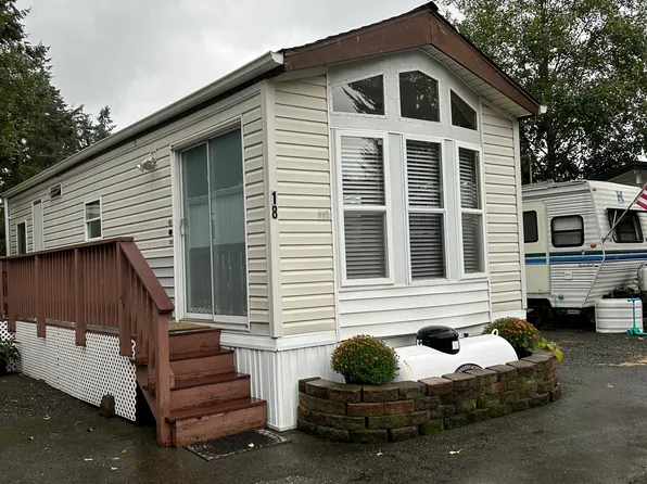 17430 McRae Rd NW Trailer 18, Arlington, WA 98223
