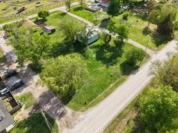 808 Lincoln Ave, Pacific Junction, IA 51561