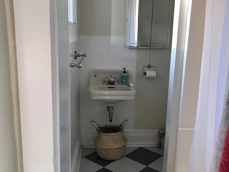 125 W Green St — Photo 4
