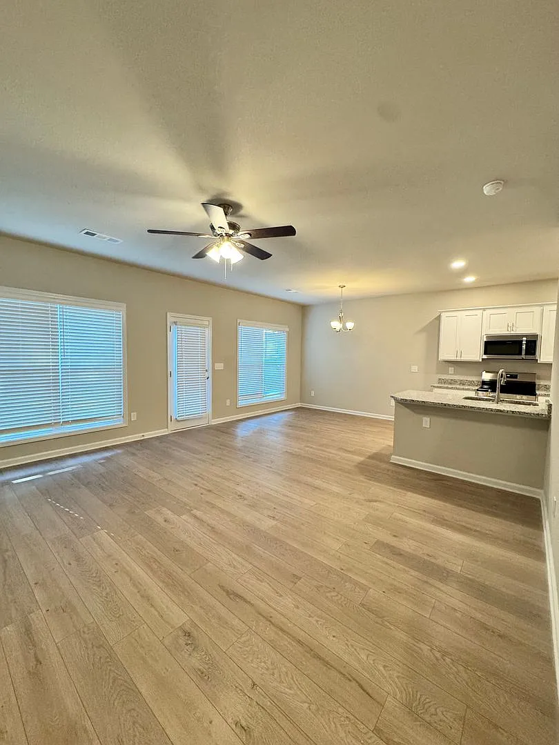 McCoy Street Townhomes! — Photo 3