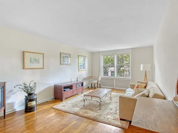 220 Berkeley Pl APT 4H, Brooklyn, NY 11217